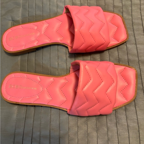 These BCBG Generation flip flops are hot pink.  NEW without tags  Never worn. - Picture 4 of 10
